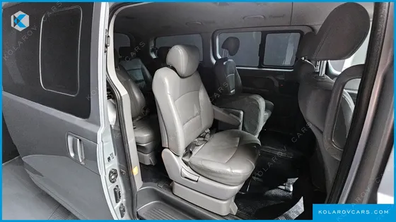 HYUNDAI STAREX 11-SEATER WAGON