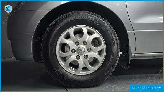 HYUNDAI STAREX 12-SEATER WAGON