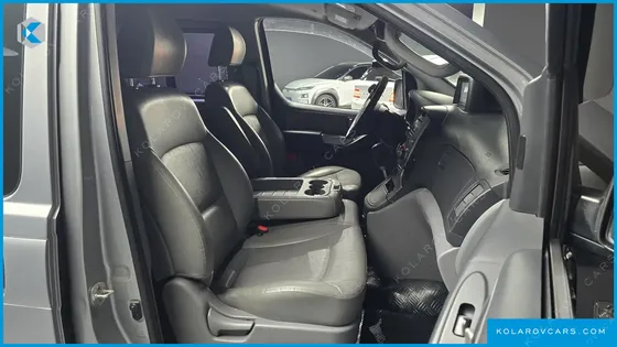HYUNDAI STAREX 12-SEATER WAGON