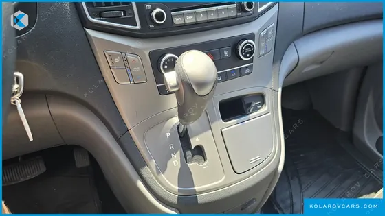 HYUNDAI STAREX 12-SEATER WAGON