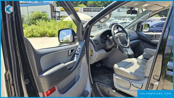 HYUNDAI STAREX 12-SEATER WAGON