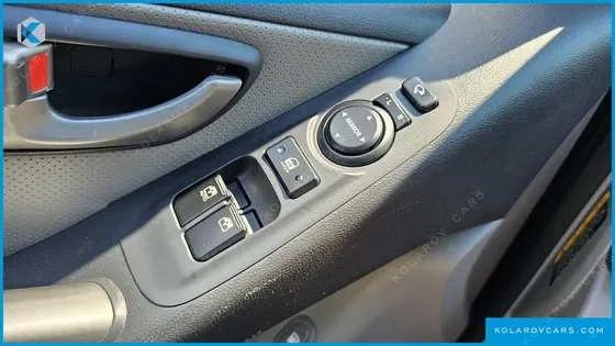 HYUNDAI STAREX 12-SEATER WAGON
