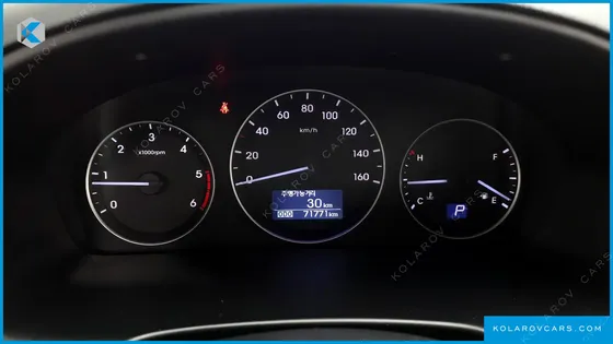 HYUNDAI STAREX GUARD CAR OF CHILDREN