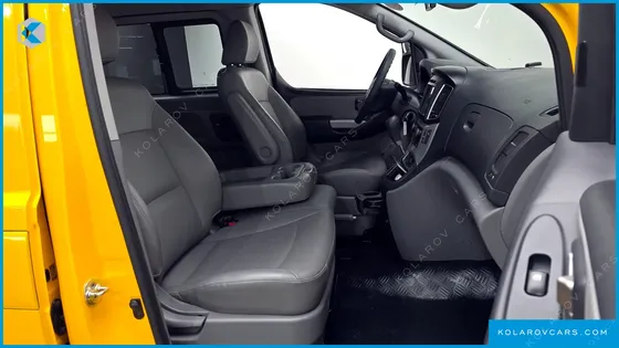HYUNDAI STAREX GUARD CAR OF CHILDREN