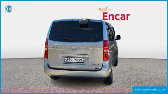 HYUNDAI STAREX 5-SEATER VAN