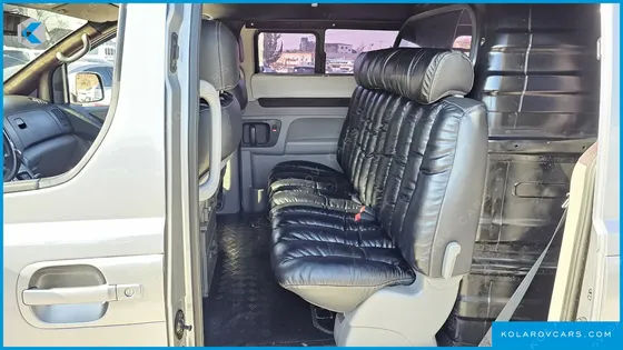 HYUNDAI STAREX 5-SEATER VAN