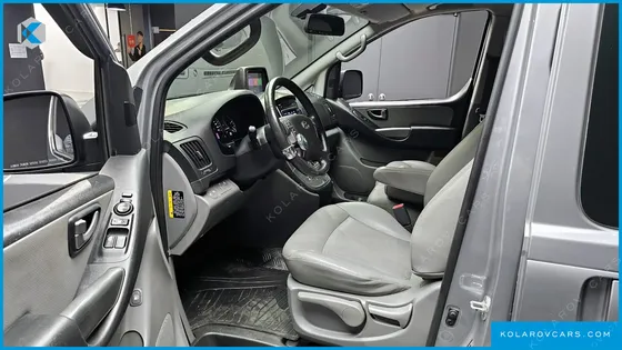HYUNDAI STAREX 3-SEATER VAN
