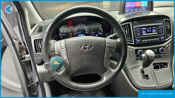 HYUNDAI STAREX 3-SEATER VAN