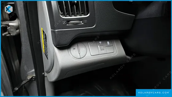 HYUNDAI STAREX 3-SEATER VAN