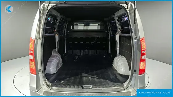 HYUNDAI STAREX 3-SEATER VAN