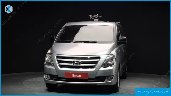 HYUNDAI STAREX 5-SEATER VAN