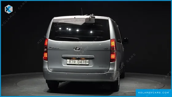 HYUNDAI STAREX 5-SEATER VAN