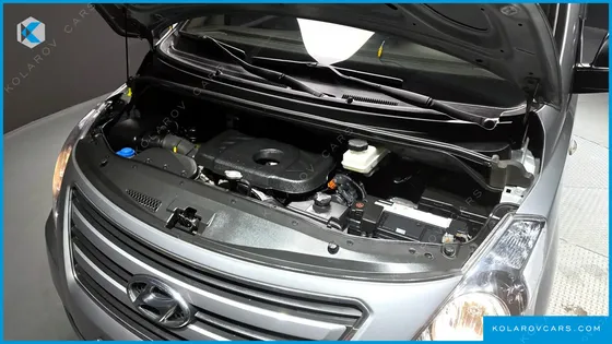 HYUNDAI STAREX 5-SEATER VAN