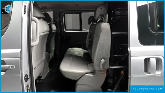 HYUNDAI STAREX 5-SEATER VAN