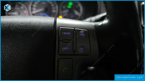 HYUNDAI STAREX 5-SEATER VAN