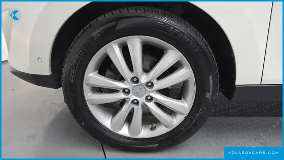 HYUNDAI TUCSON DIESEL 2WD LX20