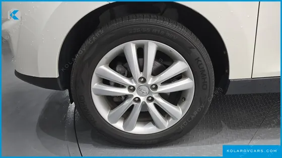 HYUNDAI TUCSON DIESEL 2WD LX20