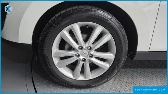 HYUNDAI TUCSON DIESEL 2WD LX20