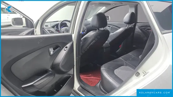 HYUNDAI TUCSON DIESEL 2WD LX20