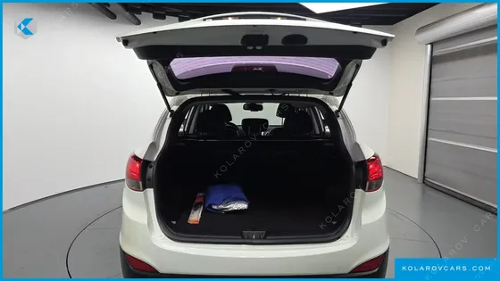 HYUNDAI TUCSON DIESEL 2WD LX20