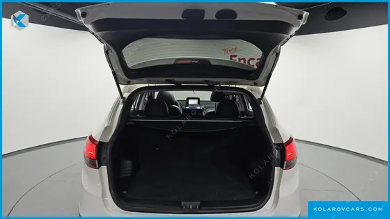 HYUNDAI TUCSON DIESEL 2WD LX20