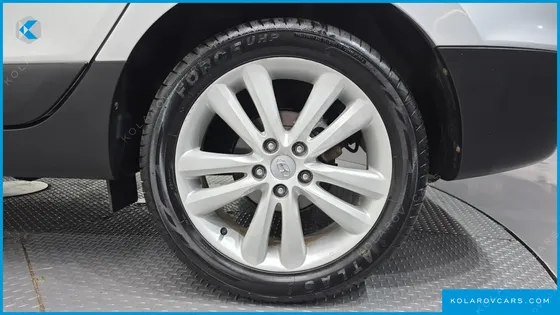 HYUNDAI TUCSON DIESEL 2WD LX20