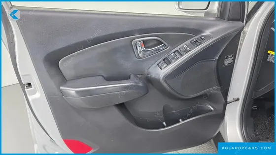HYUNDAI TUCSON DIESEL 2WD LX20