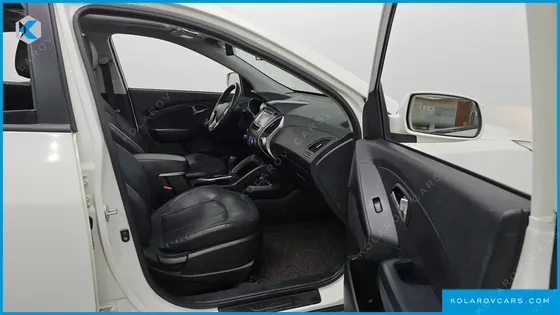 HYUNDAI TUCSON DIESEL 2WD LX20
