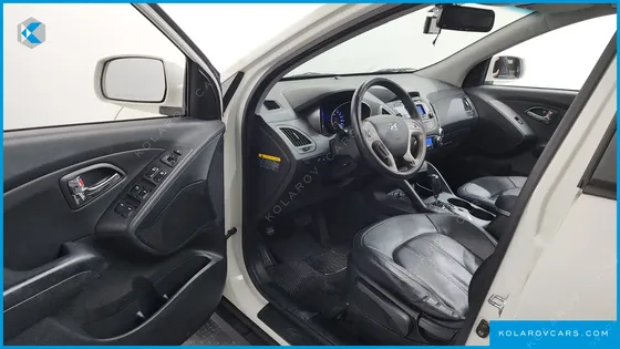 HYUNDAI TUCSON DIESEL 2WD LX20