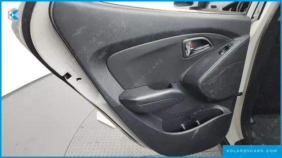 HYUNDAI TUCSON DIESEL 2WD LX20