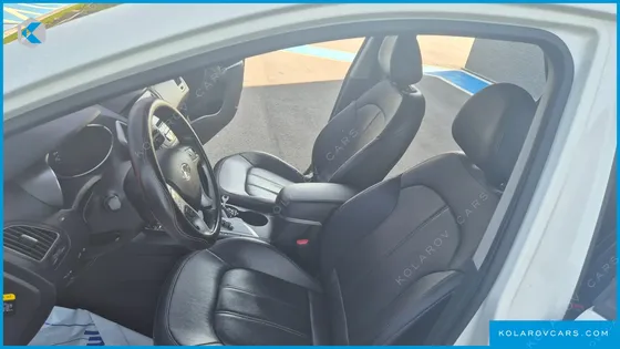 HYUNDAI TUCSON DIESEL 2WD LX20