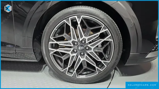 HYUNDAI GRANDEUR 2,5 GASOLINE 2WD