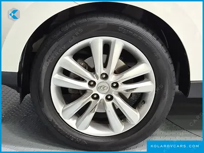 HYUNDAI TUCSON DIESEL 2WD LX20