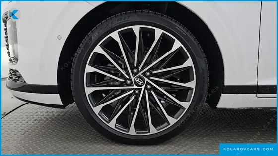 HYUNDAI GRANDEUR 2,5 GASOLINE 2WD