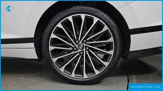 HYUNDAI GRANDEUR 2,5 GASOLINE 2WD