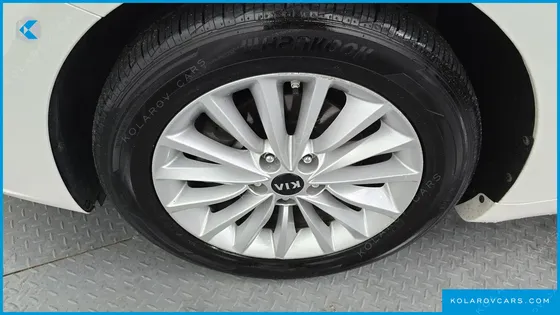 KIA K7 3.0 LPI LUXURY (RENTAL CAR)