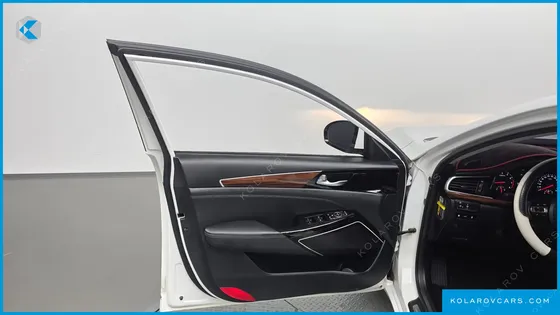 KIA K7 3.0 LPI LUXURY (RENTAL CAR)
