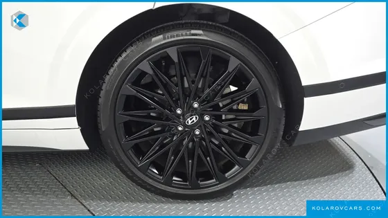 HYUNDAI GRANDEUR 3,5 GASOLINE 4WD