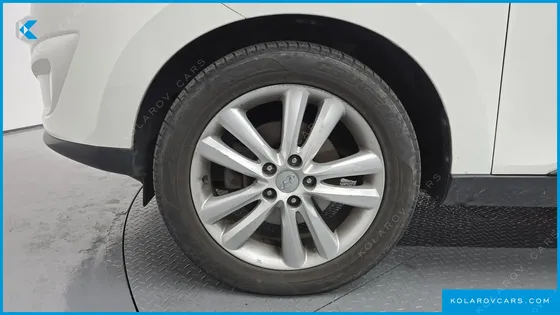 HYUNDAI TUCSON DIESEL 2WD LX20