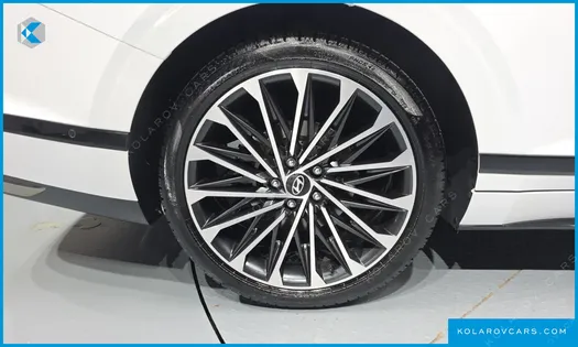 HYUNDAI GRANDEUR 2,5 GASOLINE 2WD