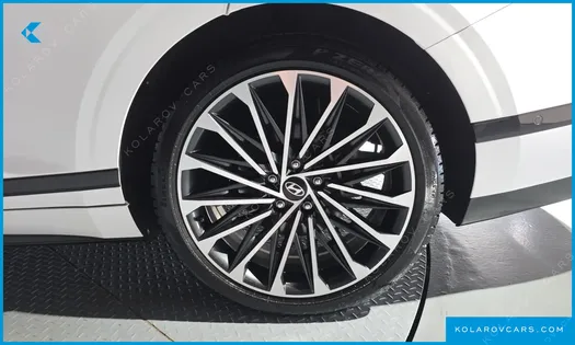 HYUNDAI GRANDEUR 2,5 GASOLINE 2WD