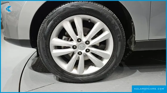 HYUNDAI TUCSON DIESEL 2WD LX20