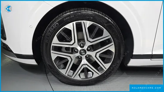HYUNDAI GRANDEUR 2,5 GASOLINE 2WD