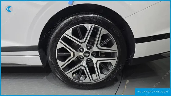 HYUNDAI GRANDEUR 2,5 GASOLINE 2WD