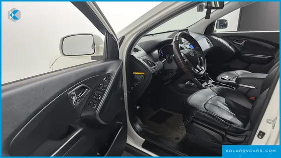 HYUNDAI TUCSON DIESEL 2WD LX20