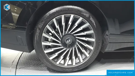 HYUNDAI GRANDEUR 2,5 GASOLINE 2WD