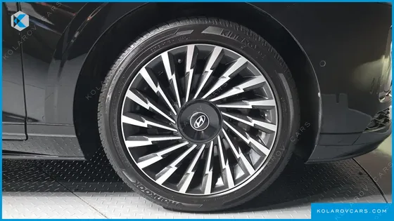 HYUNDAI GRANDEUR 2,5 GASOLINE 2WD