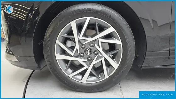 HYUNDAI GRANDEUR 2,5 GASOLINE 2WD