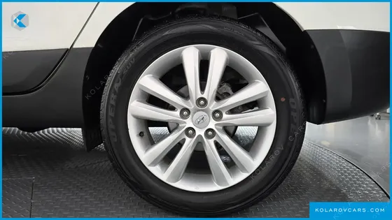 HYUNDAI TUCSON DIESEL 2WD LX20