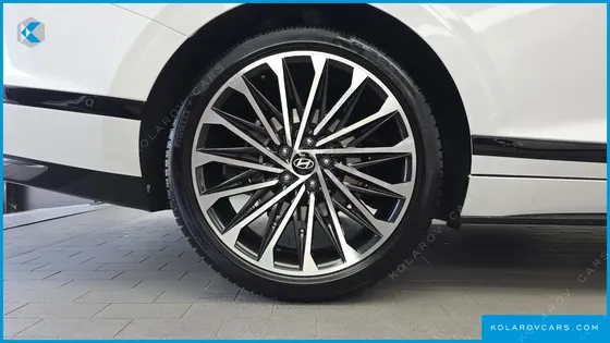 HYUNDAI GRANDEUR 2,5 GASOLINE 2WD